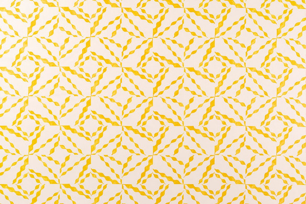 Lemon – Interlocking diamond lines in soft lemon yellow over a natural woven linen ground, creating a light and lively geometric effect.